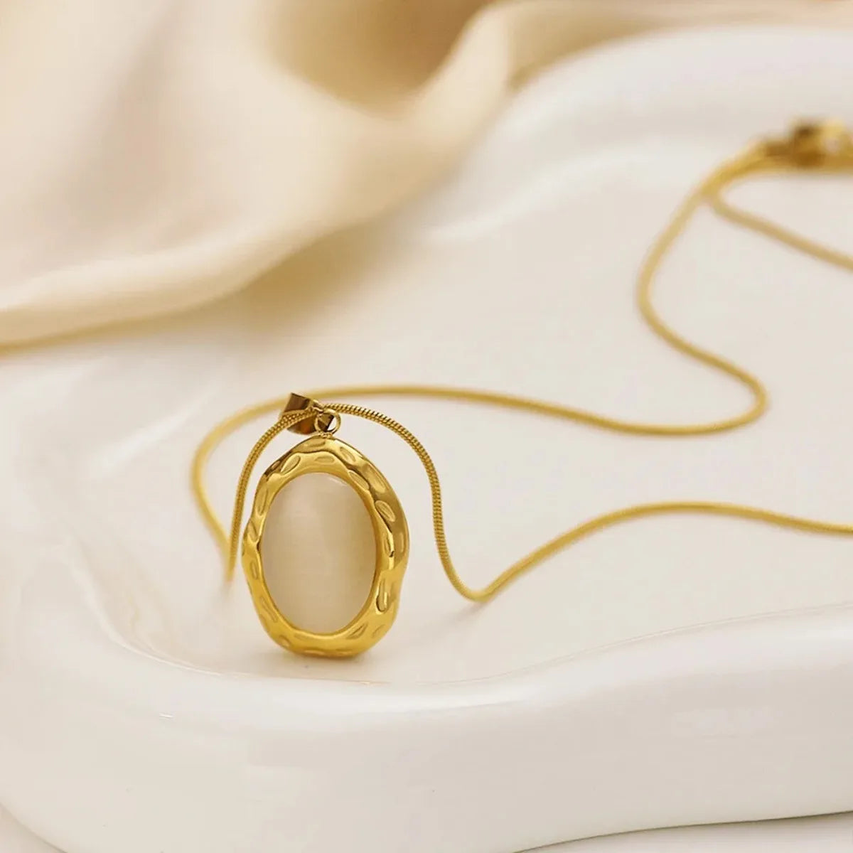 Collier pendentif opale doré