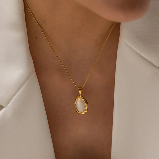 Collier pendentif opale doré