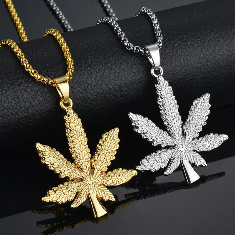 New Maple Leaf Pendant Necklace For Women Punk Style Men Necklace Stainless Steel Sweater Chain Fashion Jewelry Accessories Gift