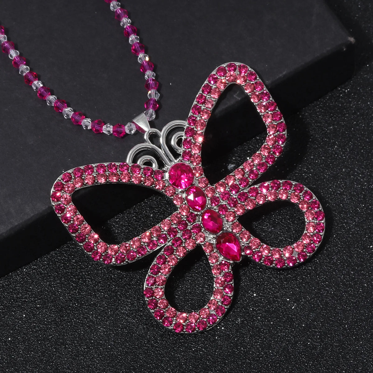 Ras-du-cou papillon strass doré