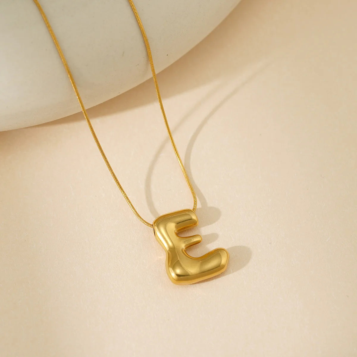 Collier lettre bubble personnalisée doré