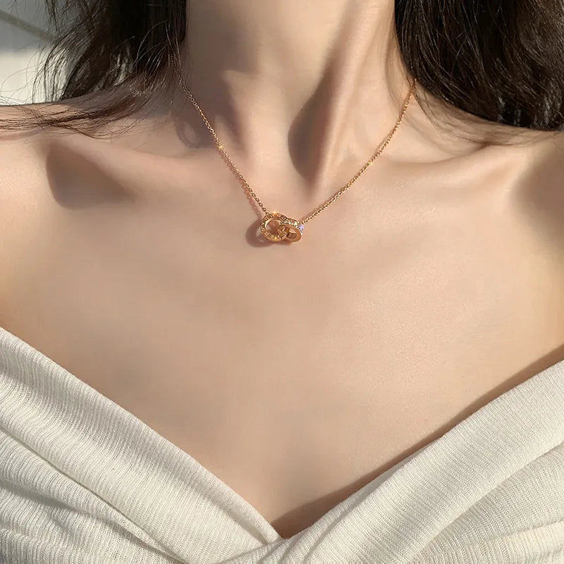 Collier cercles entrelacés infini doré