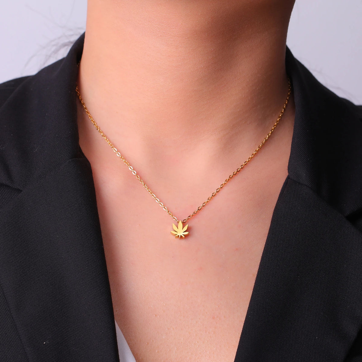 HIPEE Fashion Women's Collarbone Chain Maple Leaf Pendant Necklace Stainless Steel Choker Neck Chain Necklaces Female Jewelry