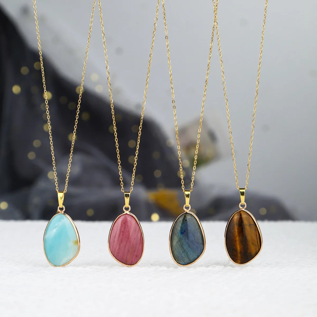 Collier pierre naturelle doré