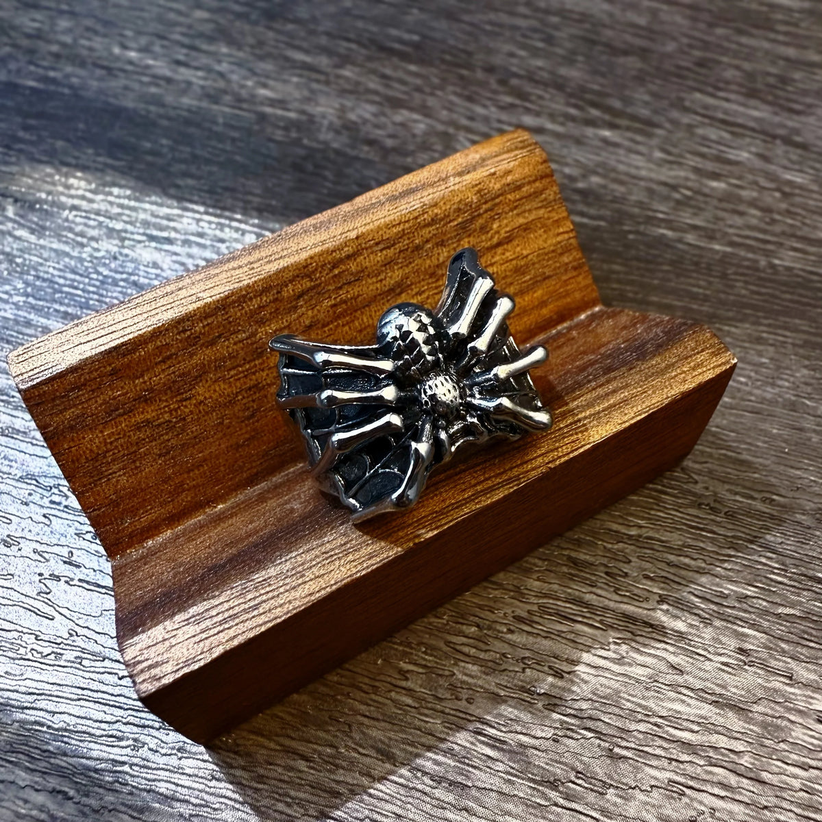 Bague araignée ajustable – Style gothique Halloween