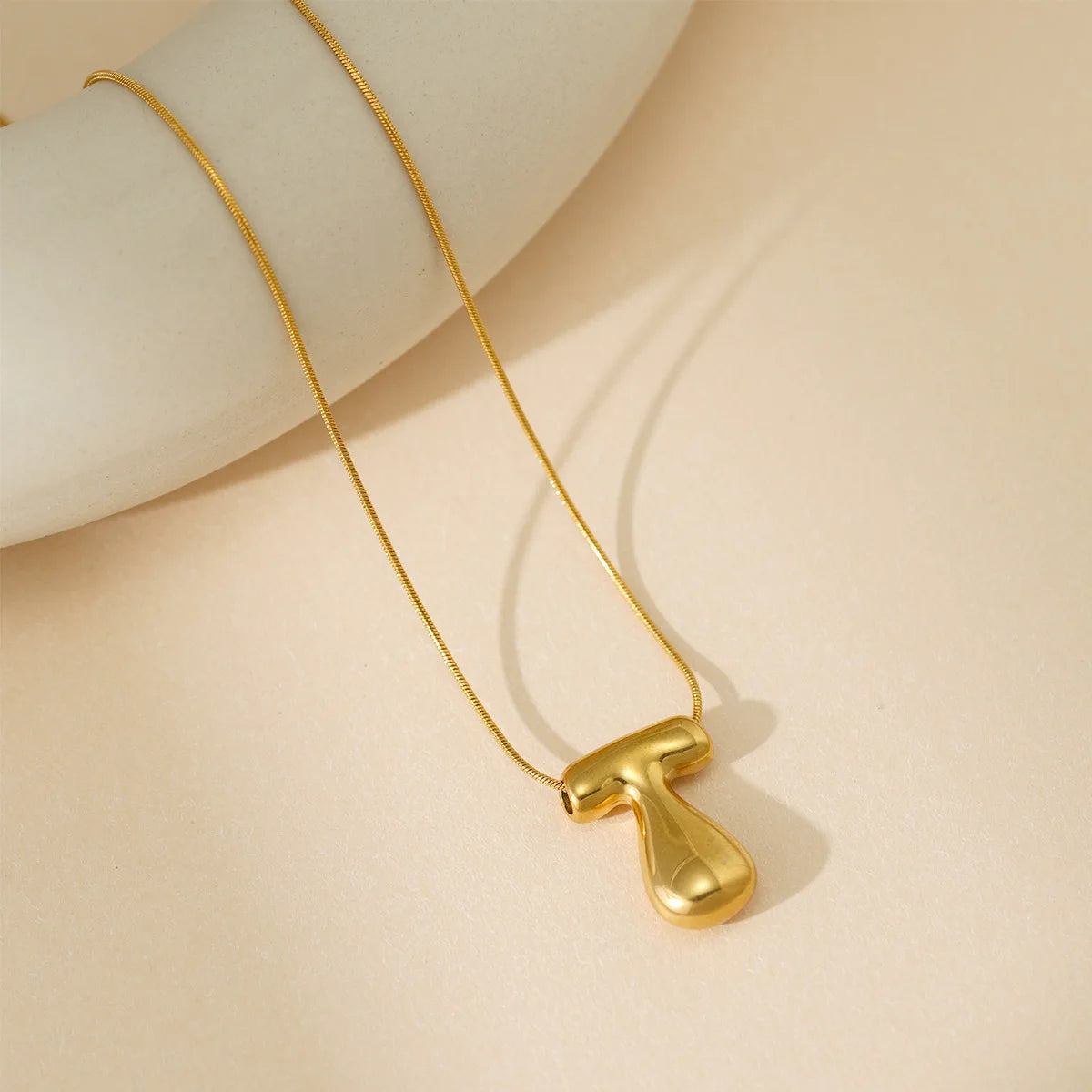 Collier lettre bubble personnalisée doré