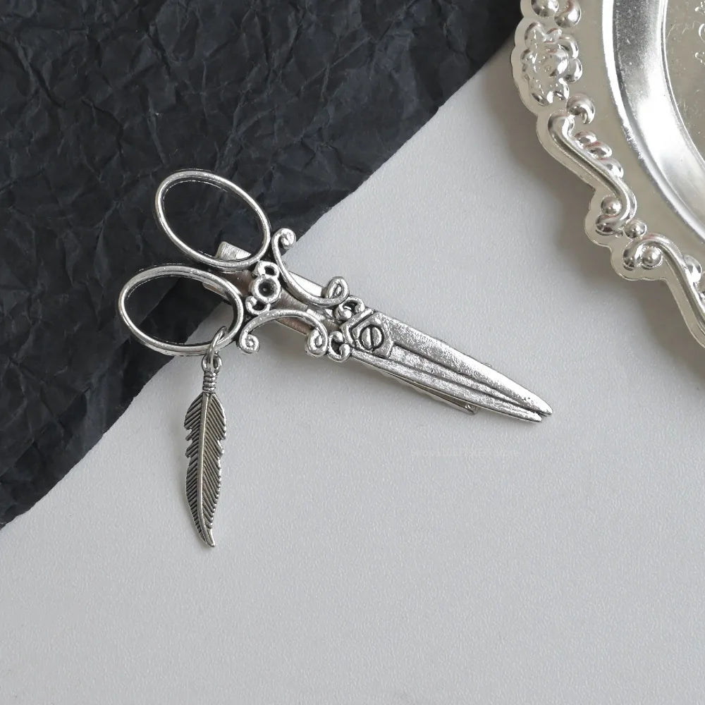 Personalized Punk Hip Hop Scissors Hairpin with Leaf Star Pendant Cool Girls Fashion Dark Gothic Hairpin Y2k Hair Accessories