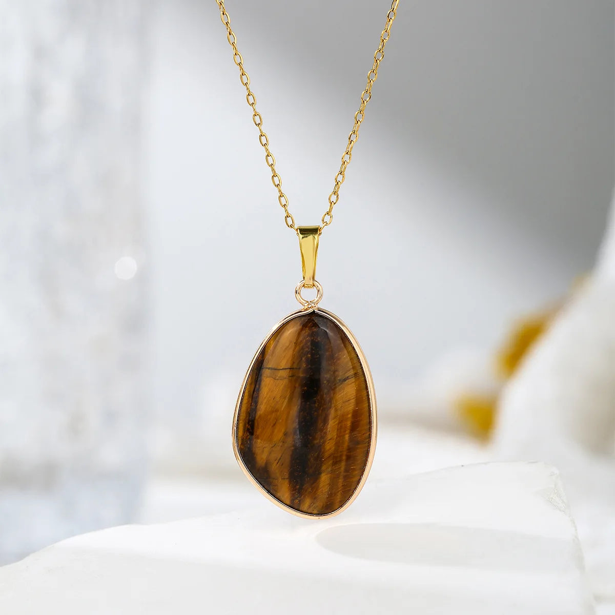 Collier pierre naturelle doré