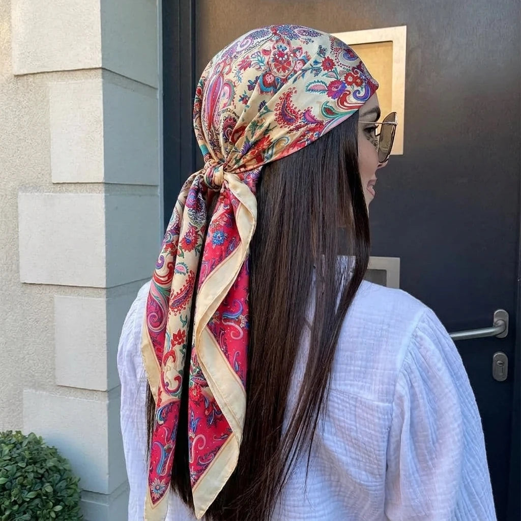 Foulard carré en satin 90 cm