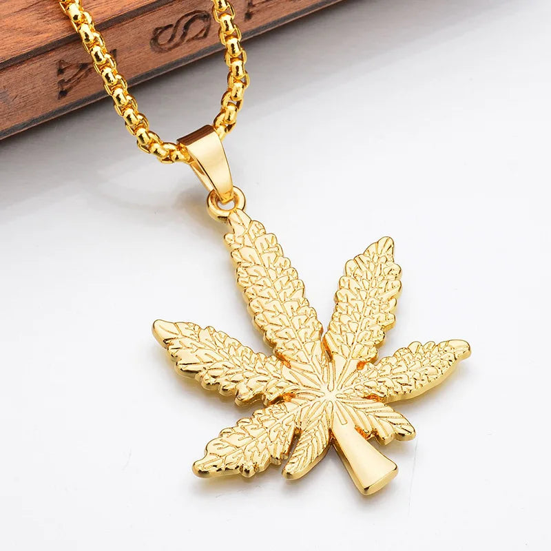 New Maple Leaf Pendant Necklace For Women Punk Style Men Necklace Stainless Steel Sweater Chain Fashion Jewelry Accessories Gift