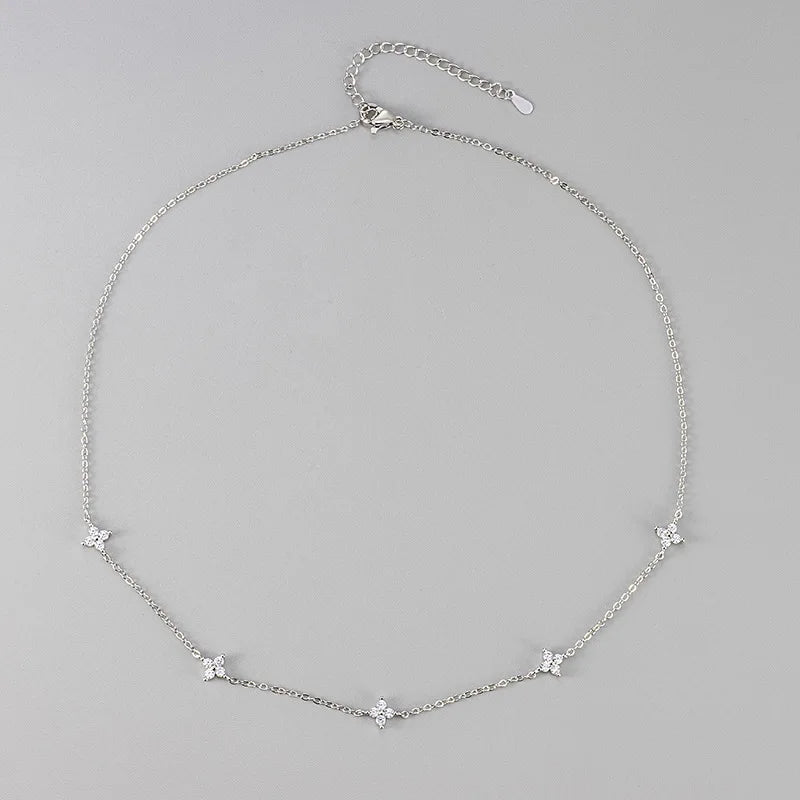 Collier trèfle à quatre feuilles doré