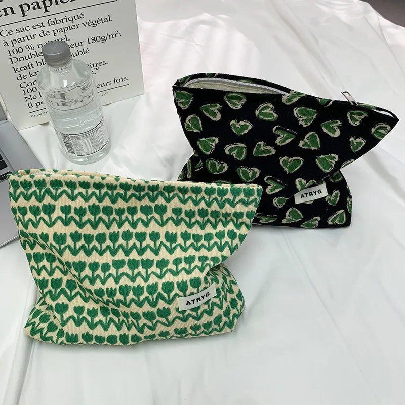 Trousse cosmétique aux motifs de feuilles exotiques pour l'automne