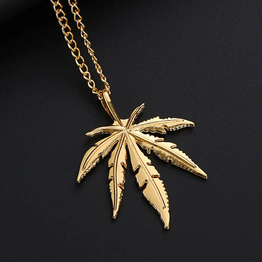 Collier feuille d'érable scintillant style hip-hop
