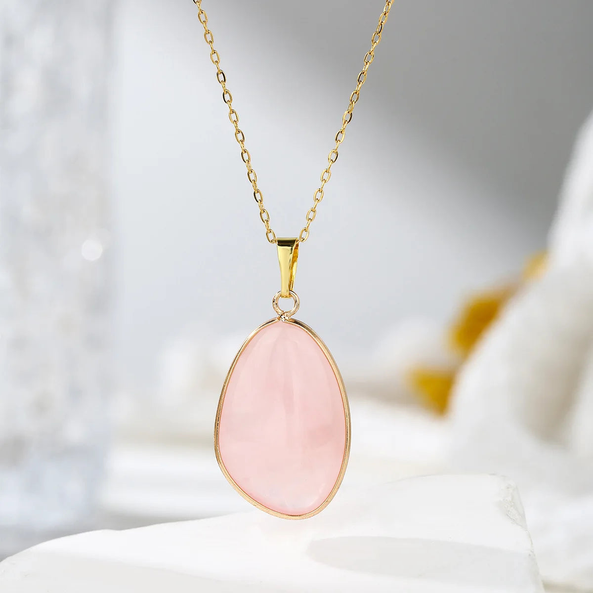 Collier pierre naturelle doré