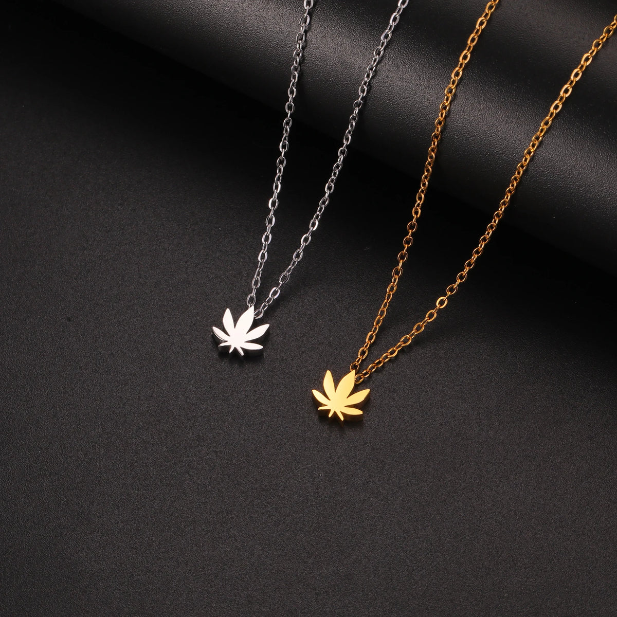 HIPEE Fashion Women's Collarbone Chain Maple Leaf Pendant Necklace Stainless Steel Choker Neck Chain Necklaces Female Jewelry