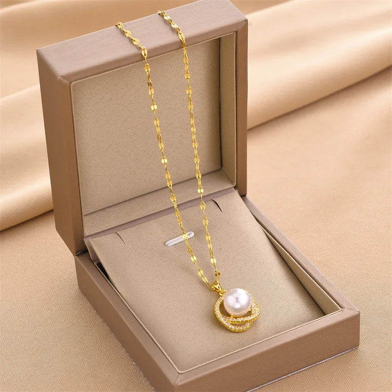 Collier pendentif perle doré