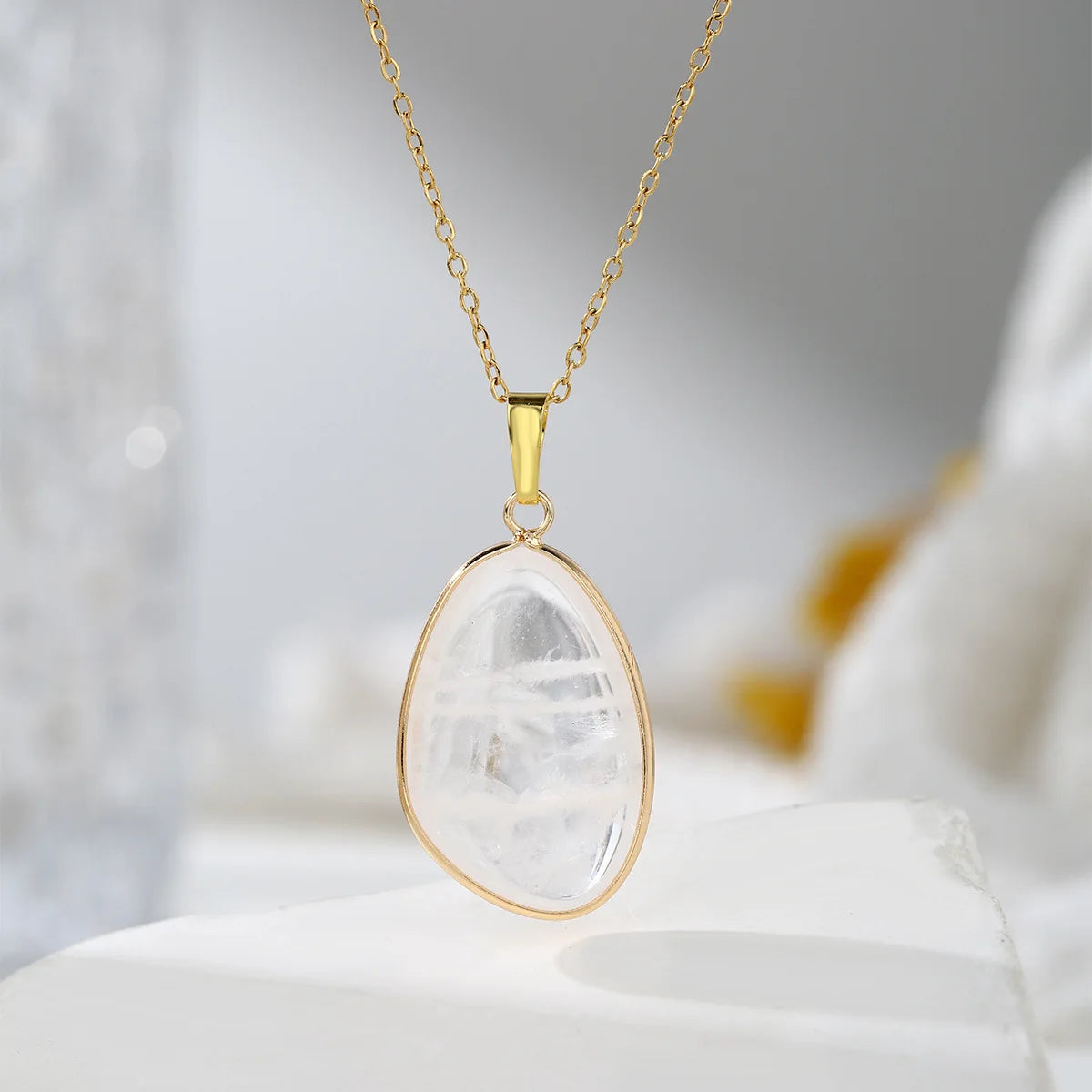 Collier pierre naturelle doré