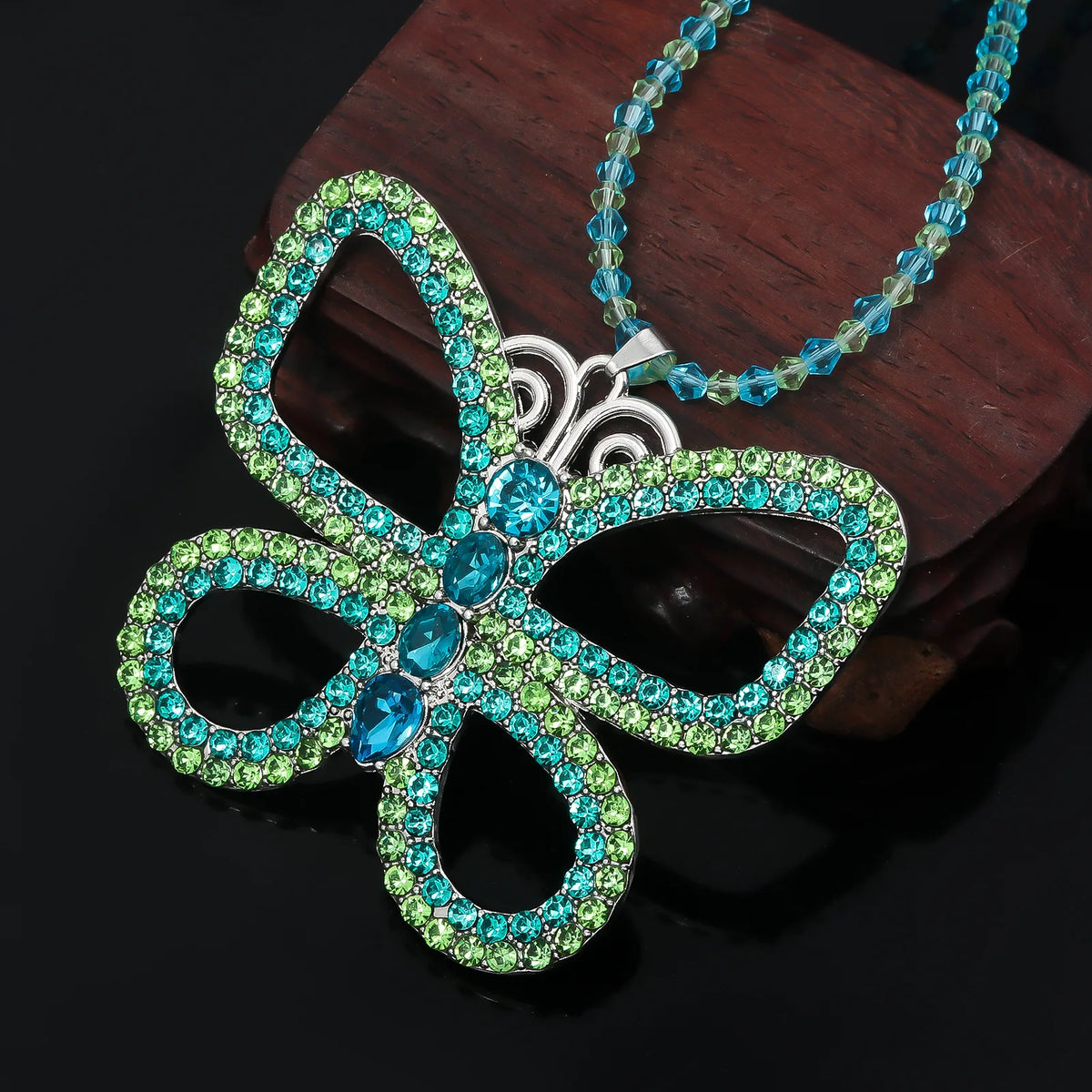 Ras-du-cou papillon strass doré